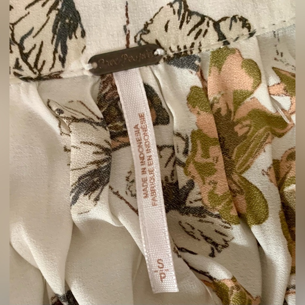 Free People Pebble Crepe So Fine Smocked Tunic Top in Ivory Combo - Small - Picture 9 of 13